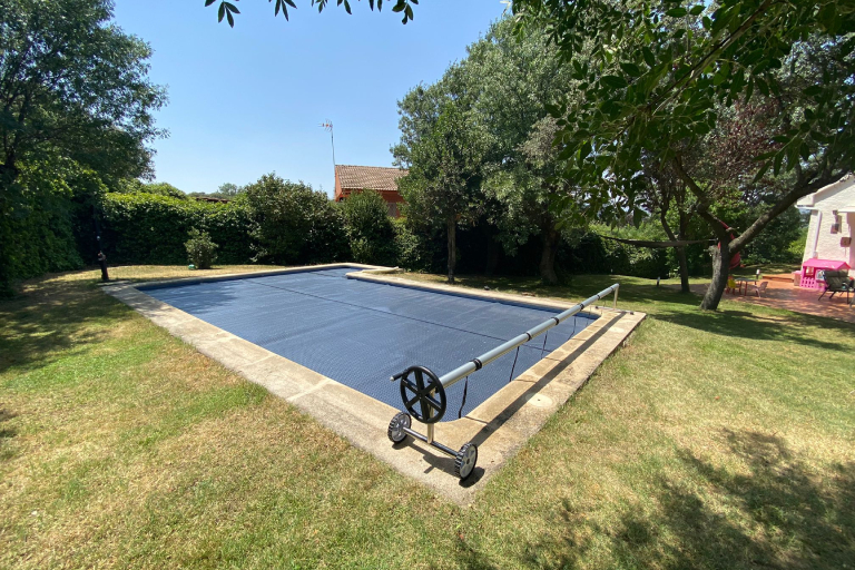 cobertores de piscina en Madrid Toldos Merlín