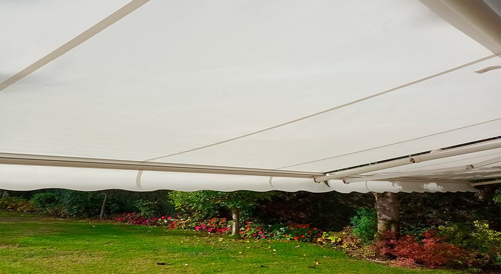 Toldo cofre en Fuenlabrada